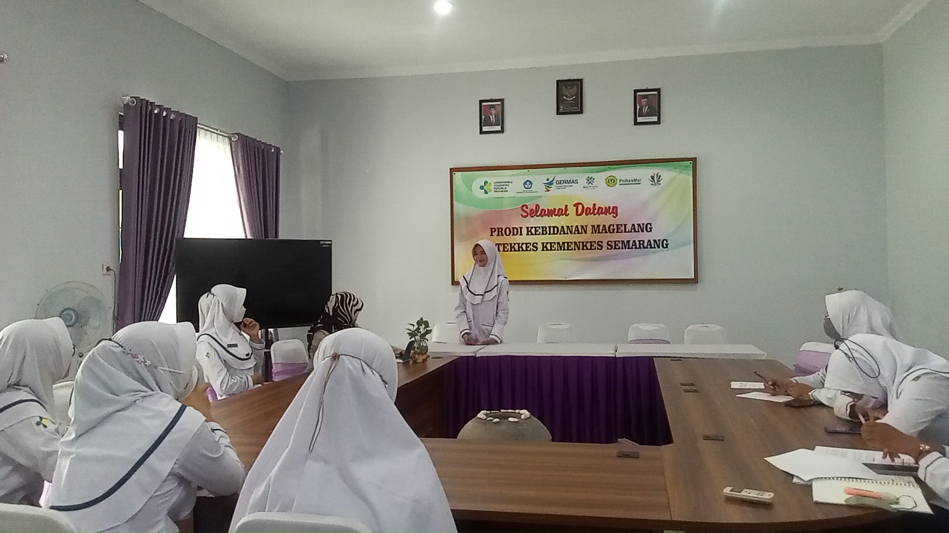 PEMBEKALAN POLYTECHNIC ENGLISH COMPETITION 2023